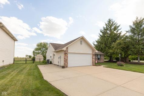 11011 Oakspring Drive Indianapolis IN 46239