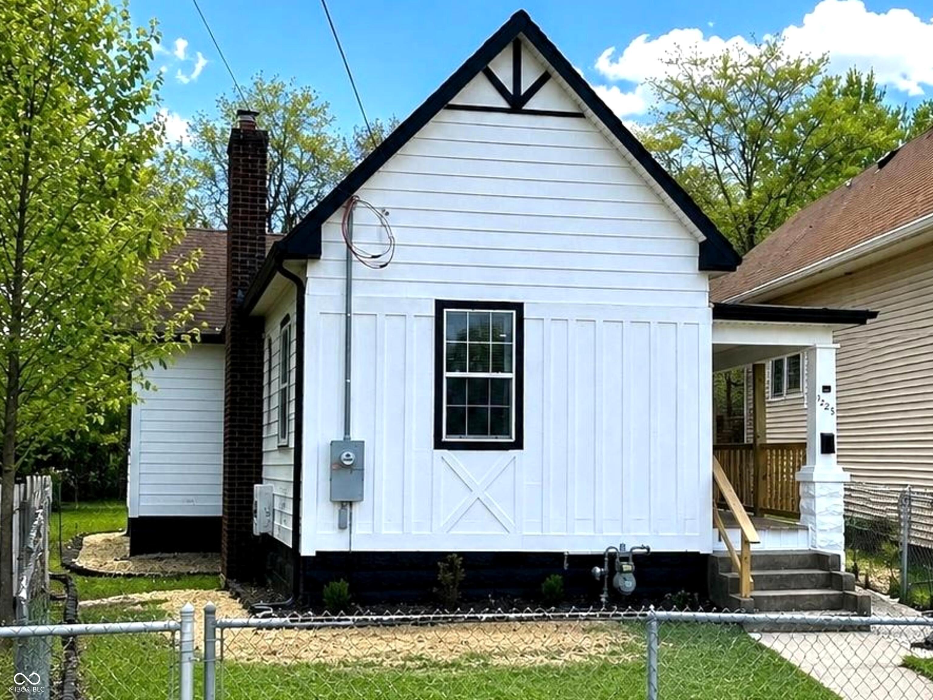 1225 E Adams Street Muncie IN 47305