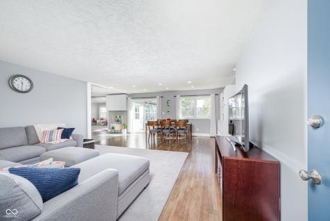 5665 S 950 E Zionsville IN 46077