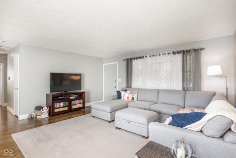 5665 S 950 E Zionsville IN 46077
