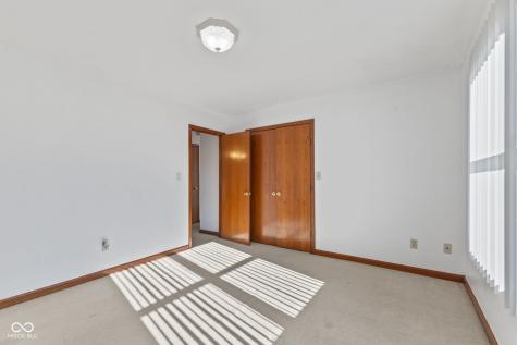 3810 Briar Hill Way Columbus IN 47203