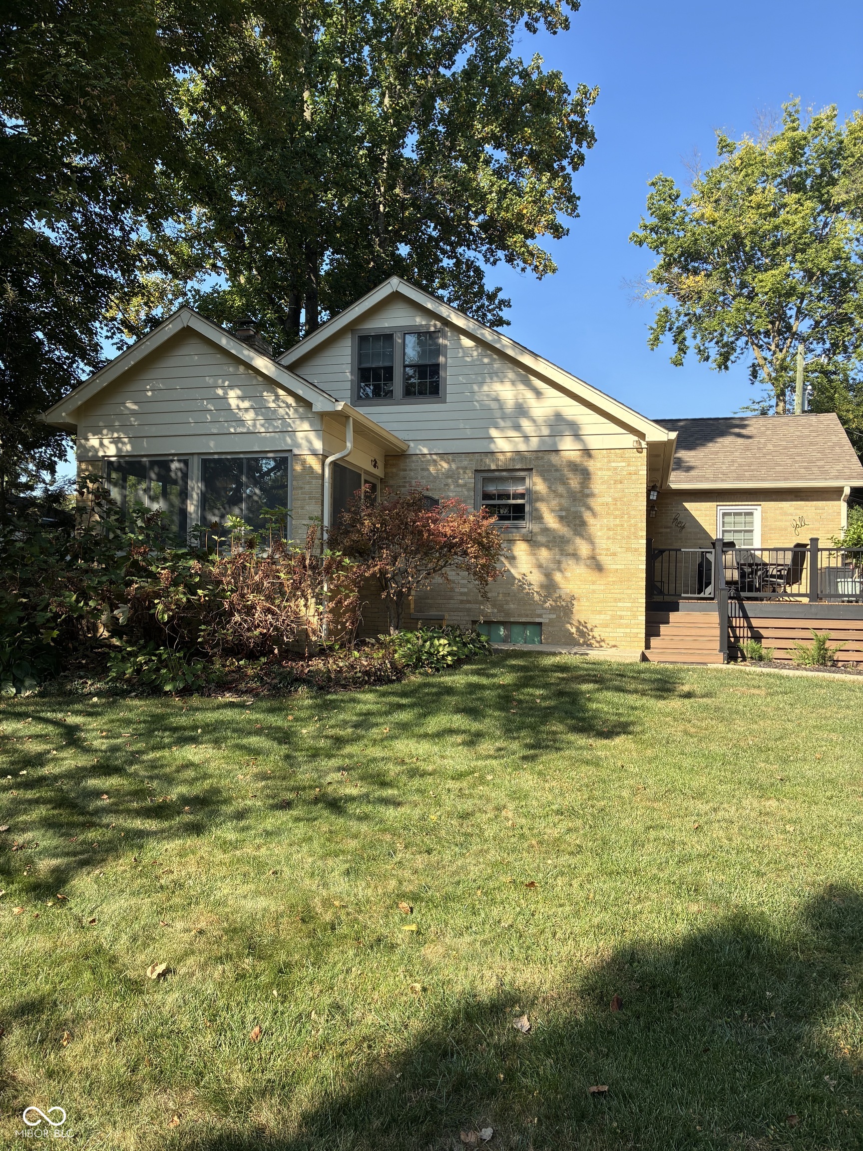 350 S 6th Street Zionsville IN 46077