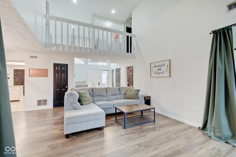 805 Crossbridge Court Avon IN 46123