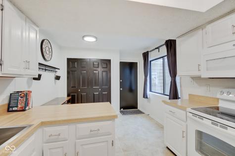 805 Crossbridge Court Avon IN 46123