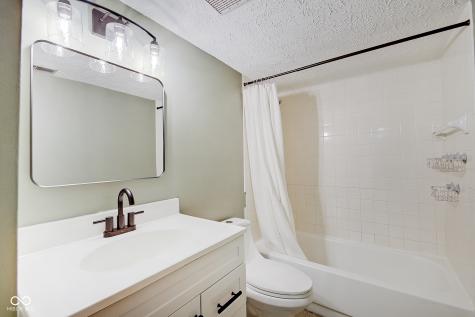 805 Crossbridge Court Avon IN 46123