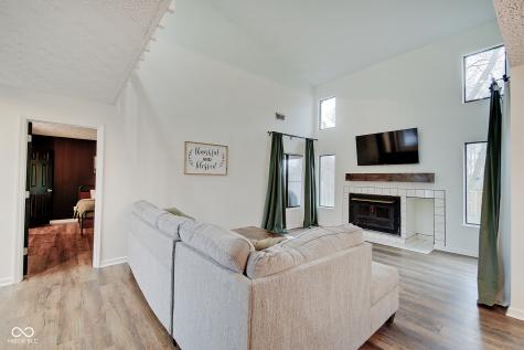 805 Crossbridge Court Avon IN 46123