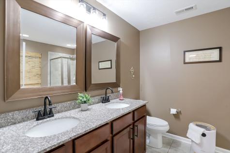 7827 Hedgehop Drive Zionsville IN 46077