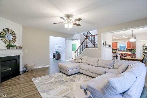 7827 Hedgehop Drive Zionsville IN 46077