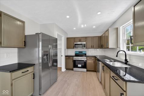 2145 Shadowbrook Drive Plainfield IN 46168