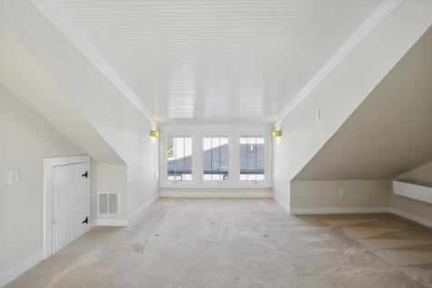 905 W Pine Street Zionsville IN 46077