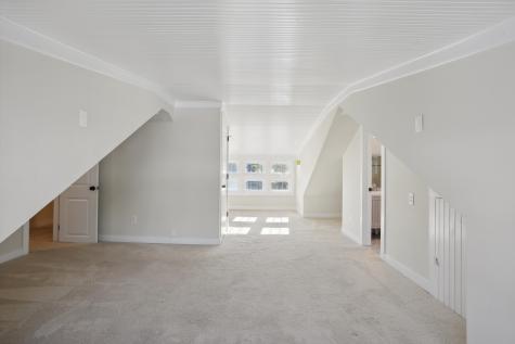 905 W Pine Street Zionsville IN 46077