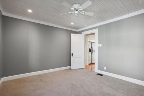 905 W Pine Street Zionsville IN 46077