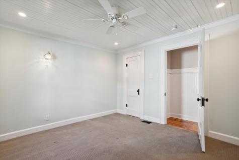 905 W Pine Street Zionsville IN 46077