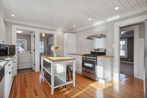905 W Pine Street Zionsville IN 46077