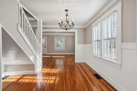 905 W Pine Street Zionsville IN 46077