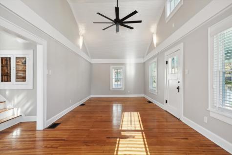 905 W Pine Street Zionsville IN 46077