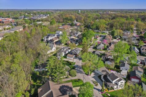 905 W Pine Street Zionsville IN 46077