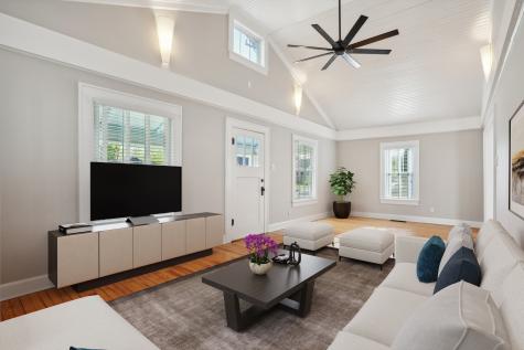 905 W Pine Street Zionsville IN 46077