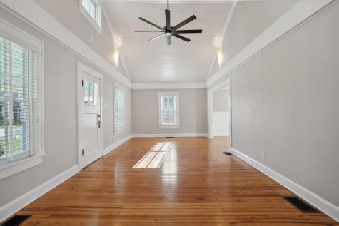 905 W Pine Street Zionsville IN 46077