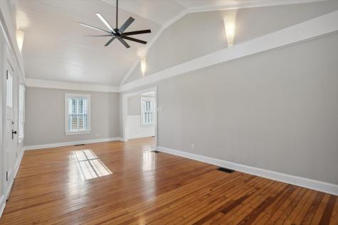 905 W Pine Street Zionsville IN 46077