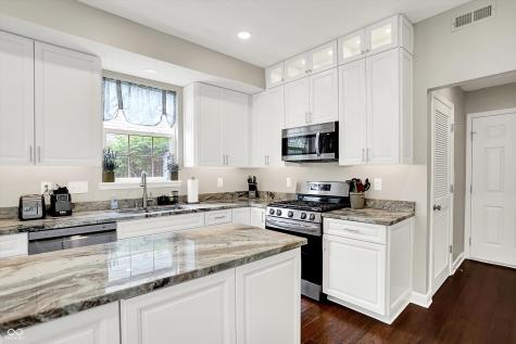 9653 Cypress Way Carmel IN 46032