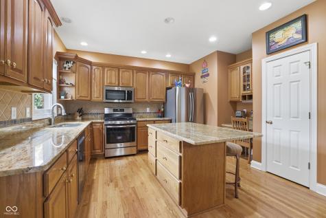 5767 Meadowlark Place Carmel IN 46033