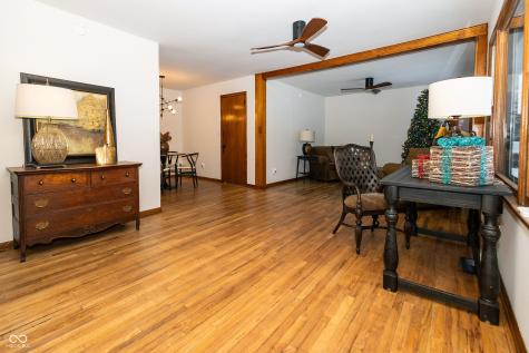1945 Danbury Drive Indianapolis IN 46231