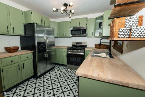 1945 Danbury Drive Indianapolis IN 46231