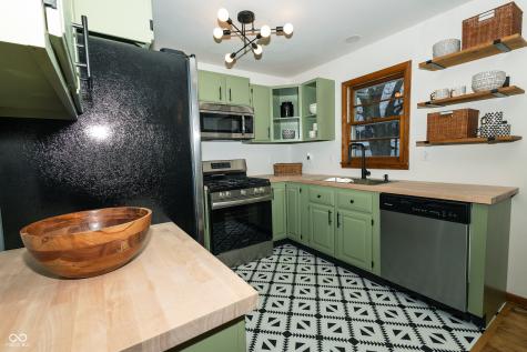 1945 Danbury Drive Indianapolis IN 46231
