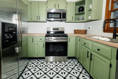 1945 Danbury Drive Indianapolis IN 46231