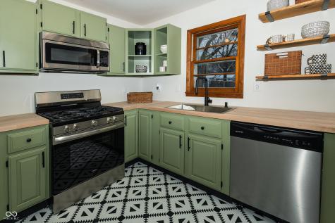 1945 Danbury Drive Indianapolis IN 46231