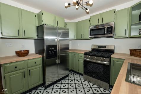 1945 Danbury Drive Indianapolis IN 46231