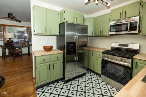 1945 Danbury Drive Indianapolis IN 46231