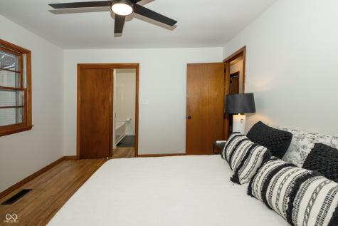 1945 Danbury Drive Indianapolis IN 46231