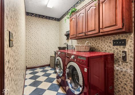 6017 Leatherback Drive Columbus IN 47201