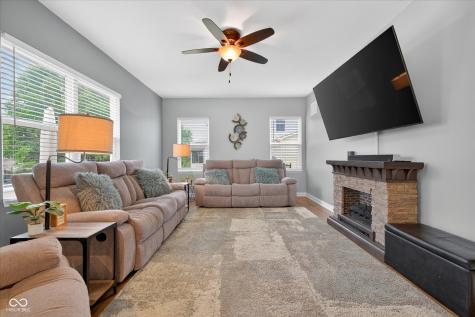 5855 W Commonview Drive Mccordsville IN 46055