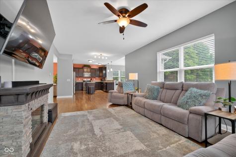 5855 W Commonview Drive Mccordsville IN 46055