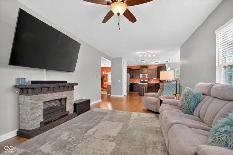 5855 W Commonview Drive Mccordsville IN 46055