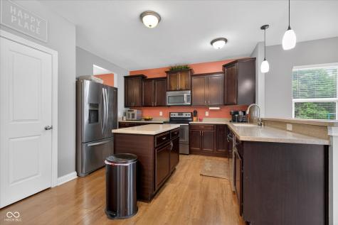 5855 W Commonview Drive Mccordsville IN 46055