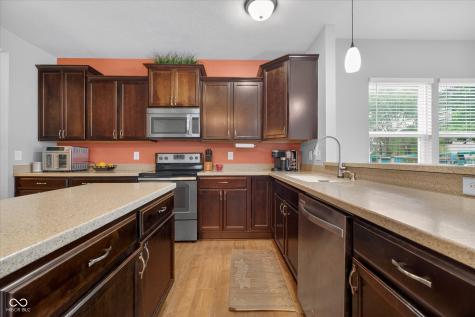 5855 W Commonview Drive Mccordsville IN 46055
