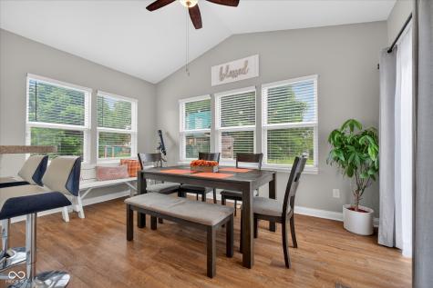 5855 W Commonview Drive Mccordsville IN 46055