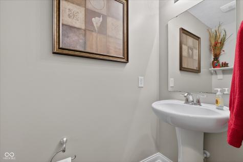 5855 W Commonview Drive Mccordsville IN 46055