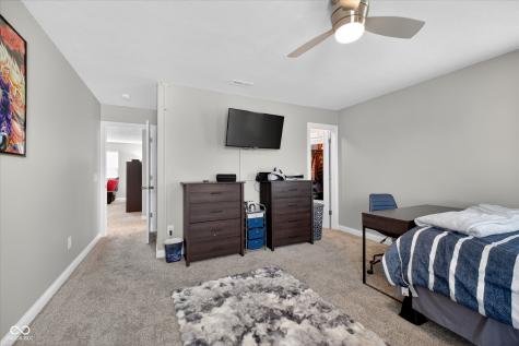 5855 W Commonview Drive Mccordsville IN 46055