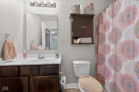 5855 W Commonview Drive Mccordsville IN 46055