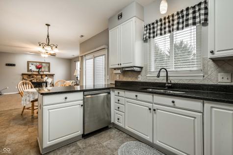 6141 Chadworth Way Indianapolis IN 46236