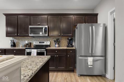 2421 Creek Bank Drive Columbus IN 47201