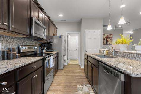 2421 Creek Bank Drive Columbus IN 47201