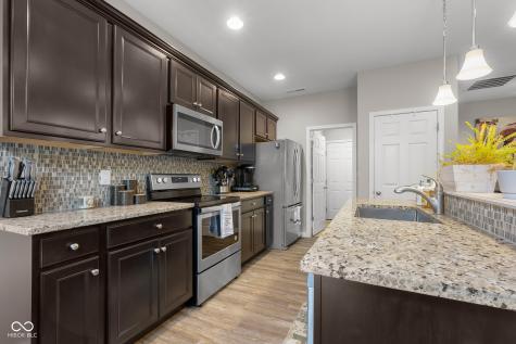 2421 Creek Bank Drive Columbus IN 47201