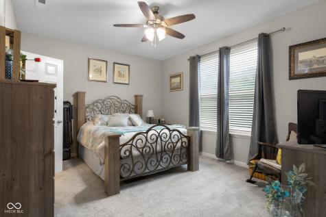 2421 Creek Bank Drive Columbus IN 47201