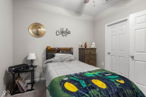 2421 Creek Bank Drive Columbus IN 47201